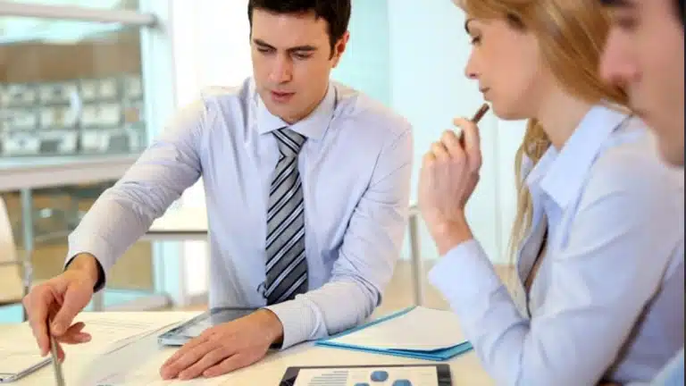 Asistencia-Administrativa - Tecnológico Universitario Rumiñahui