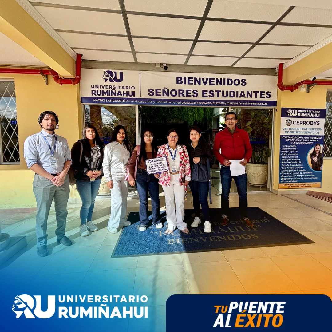 Docentes del Instituto Rumiñahui en el inicio del período académico 2025–2026.