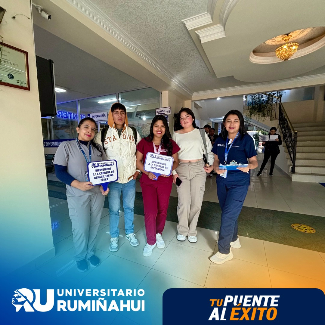 Estudiantes nuevos del Instituto Rumiñahui durante la jornada de orientación.