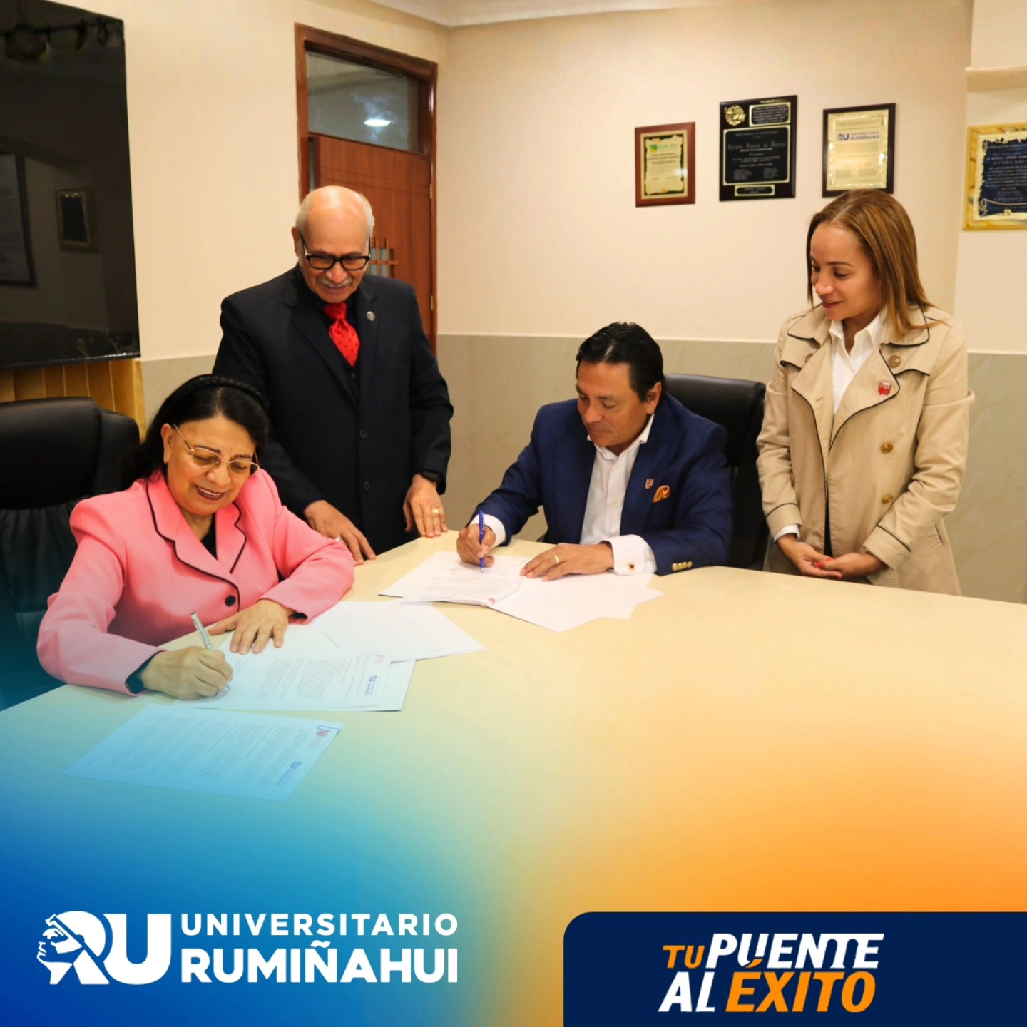 firma-convenio-universitario-ruminahui-ube 1