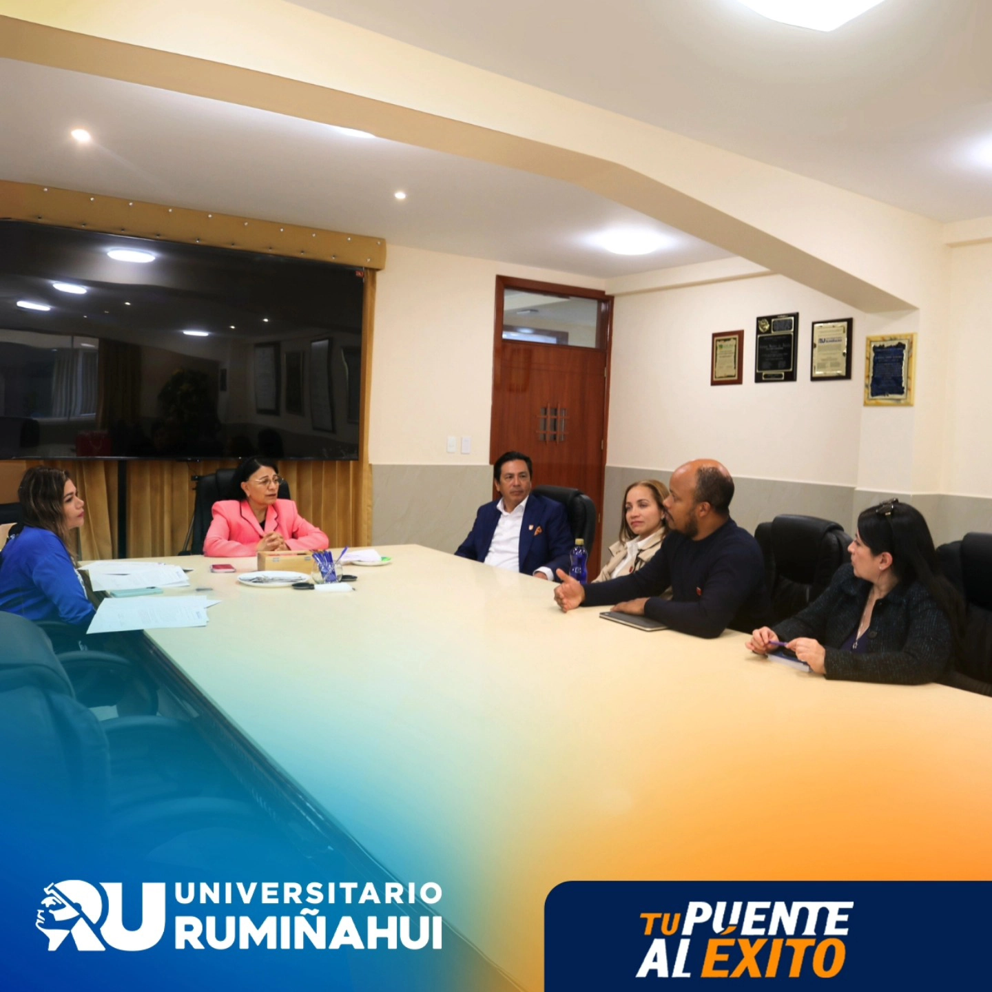 firma-convenio-universitario-ruminahui-ube 2
