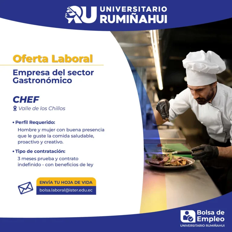 Chef profesional emplatando comida gourmet en cocina de restaurante