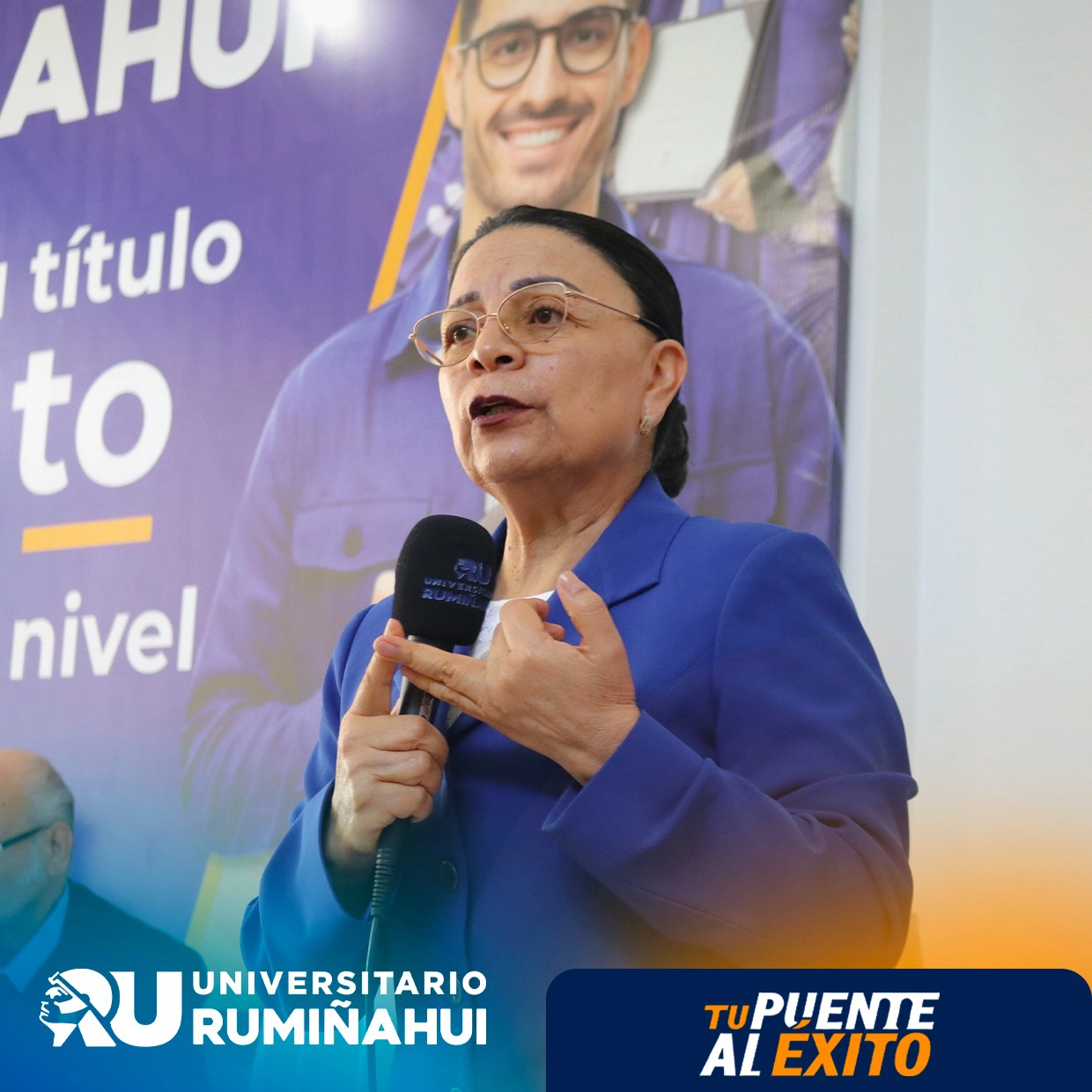 Dra. Carmita Suárez rectora del Instituto Rumiñahui durante su discurso inaugural.